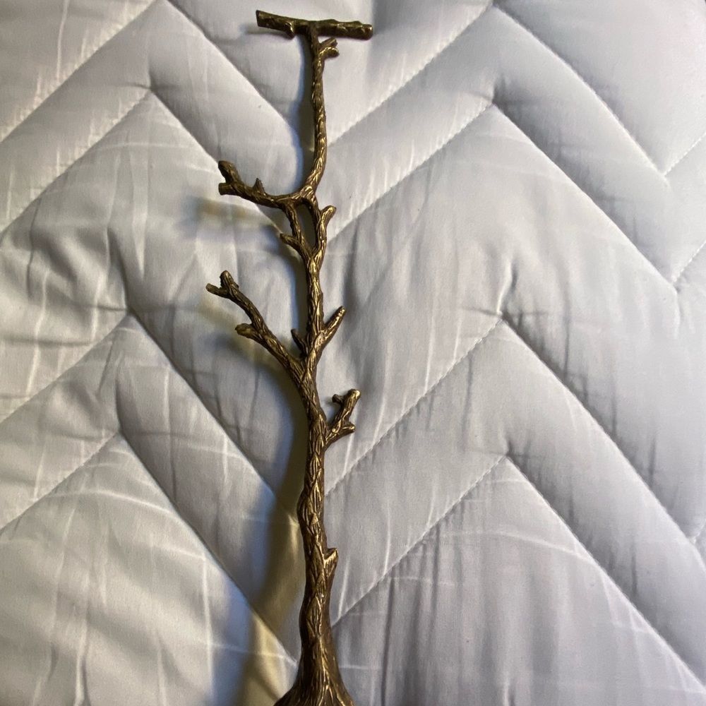 “J” MONOGRAM FORAL JEWELRY STAND